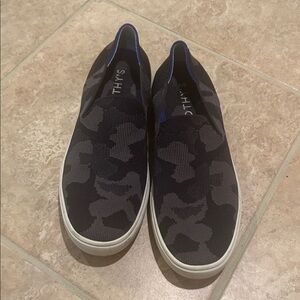 Camo slip on Rothy’s 7.5